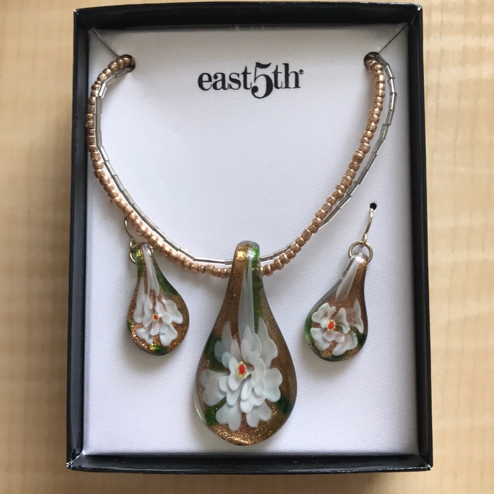 NWT jewelry set